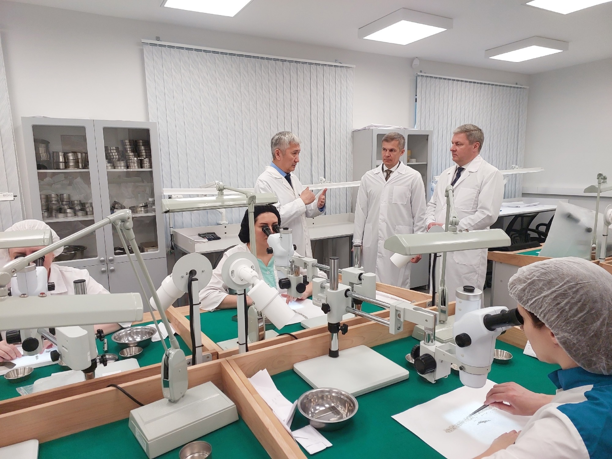 В Архангельске открылось высокотехнологичное производство - участок сортировки и оценки алмазов.