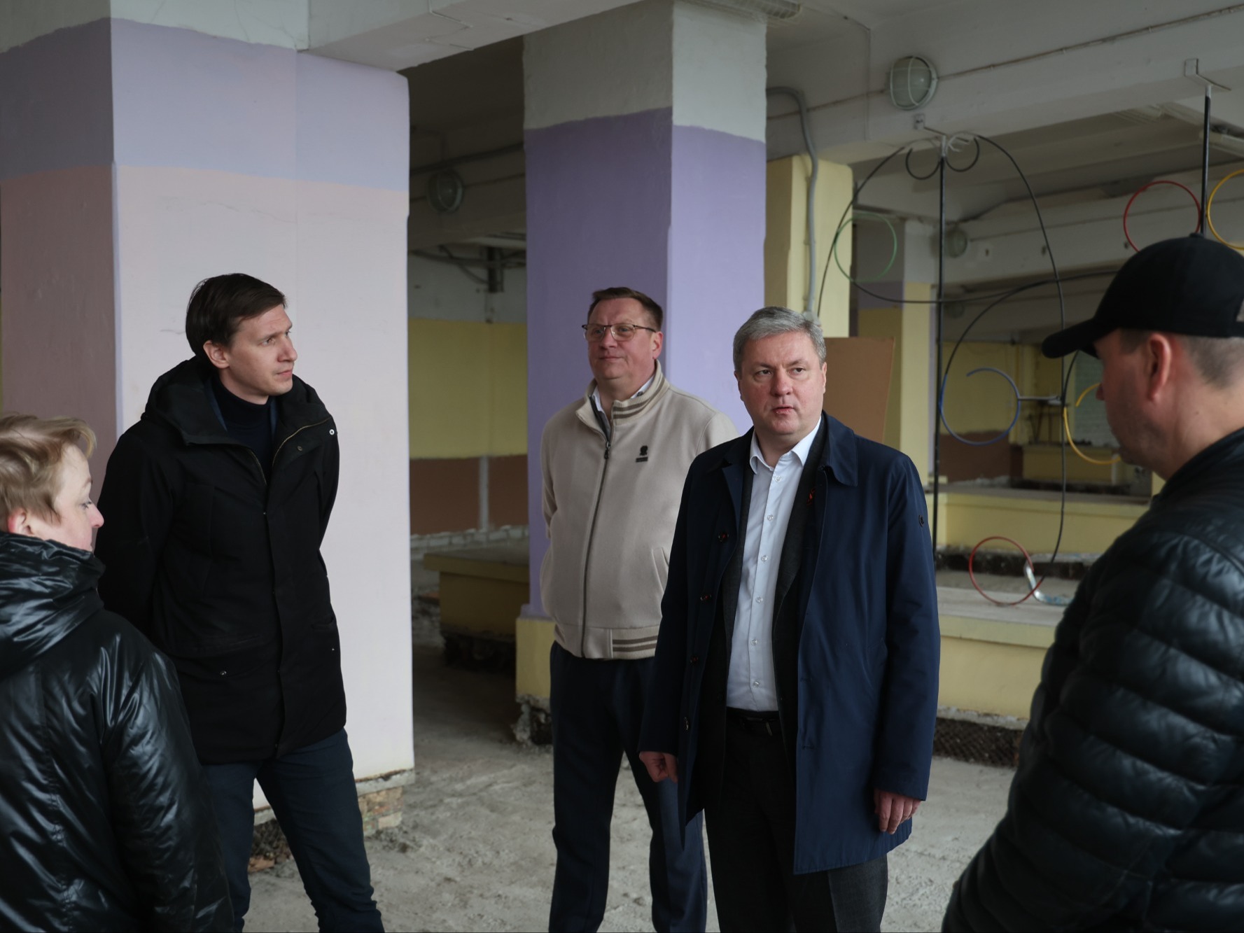 Дмитрий Морев проверил ход капитального ремонта в детском саду «Рыбачок».