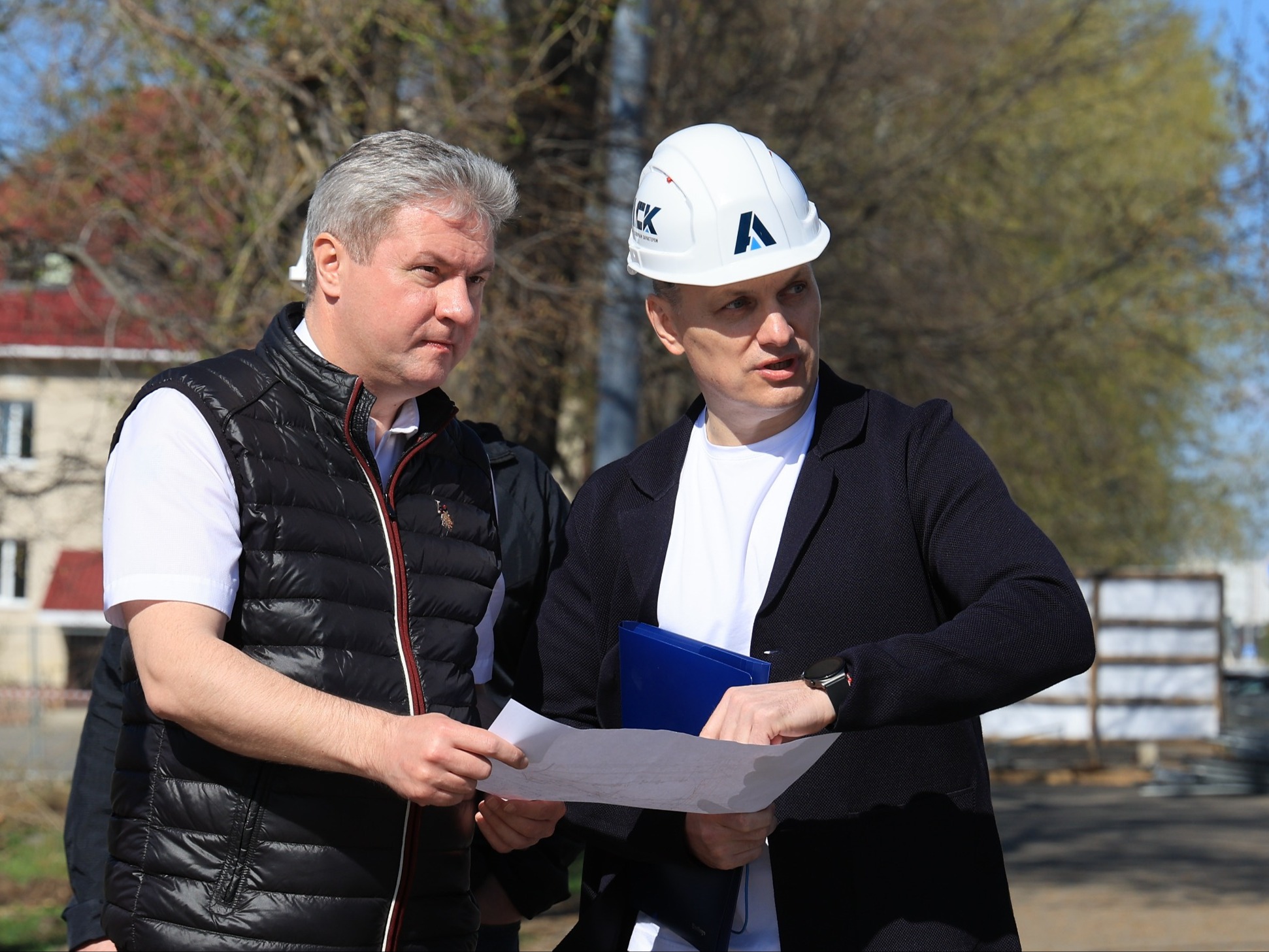 Глава Архангельска Дмитрий Морев проверил ход реконструкции площади Профсоюзов.
