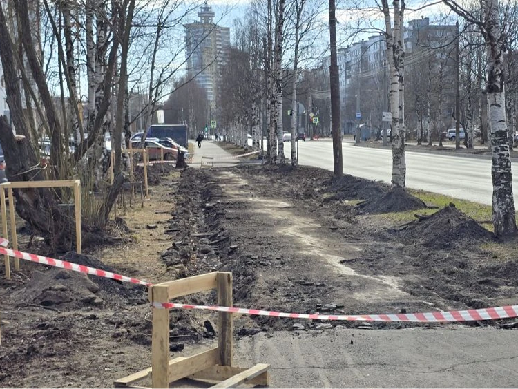Ранний старт: в Архангельске начался ремонт тротуаров.