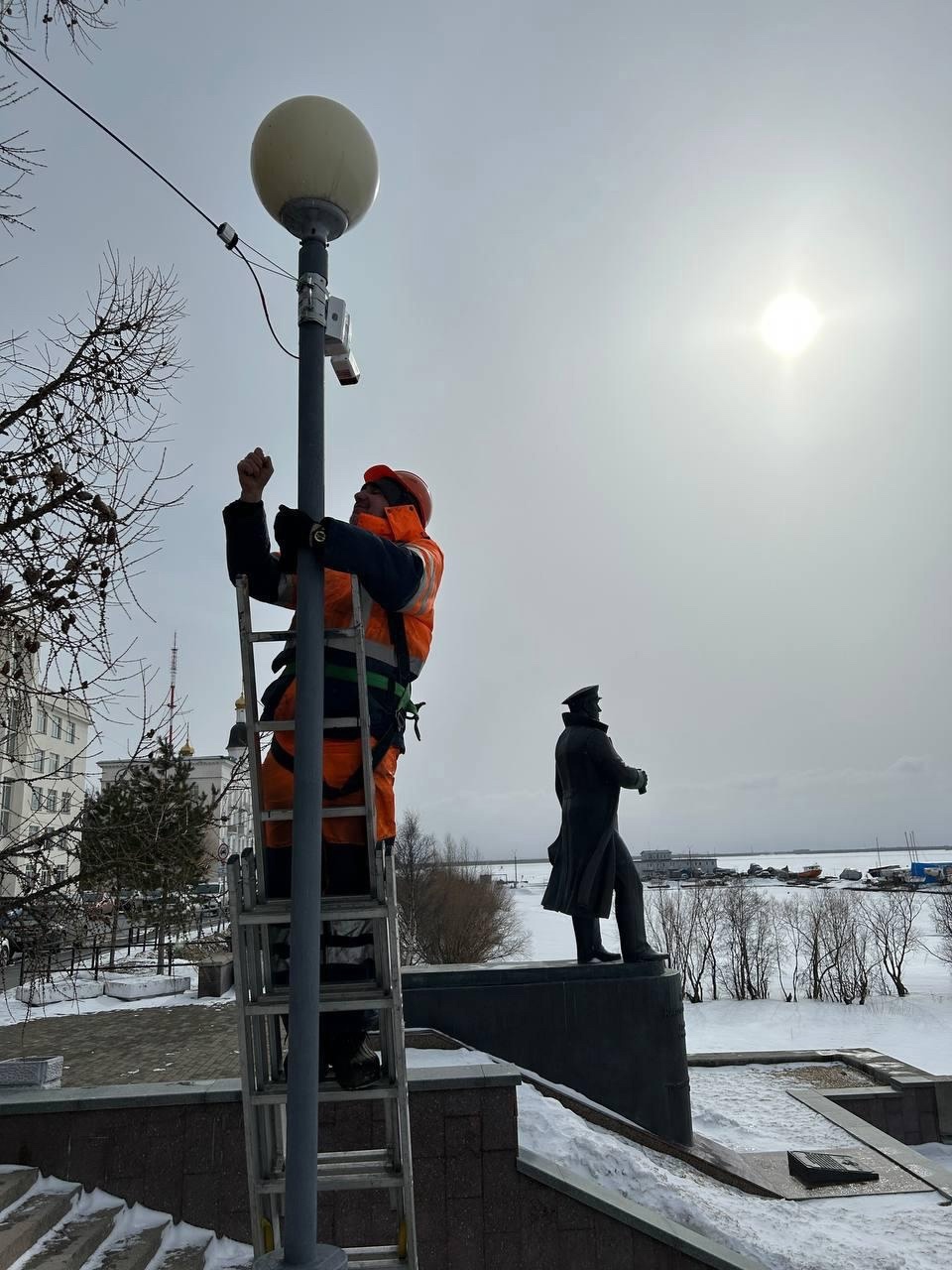 Памятники воинской славы продолжают оснащать камерами видеонаблюдения ⁣.